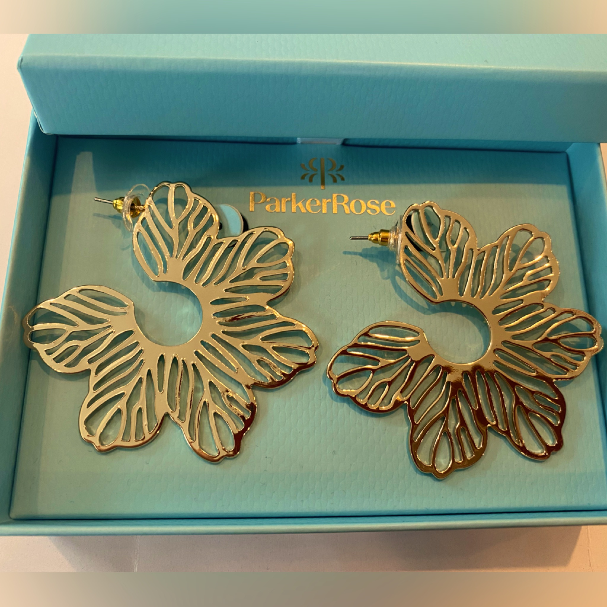 Parker Rose Filigree Wire Flower Hoop Earrings Gold Tone New In Gift Box 35$